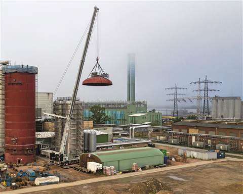 Boris Golz Fotografie GmbH, 2019_5 Grove GMK6400_Einhub Deckel Warmespeicher (1)